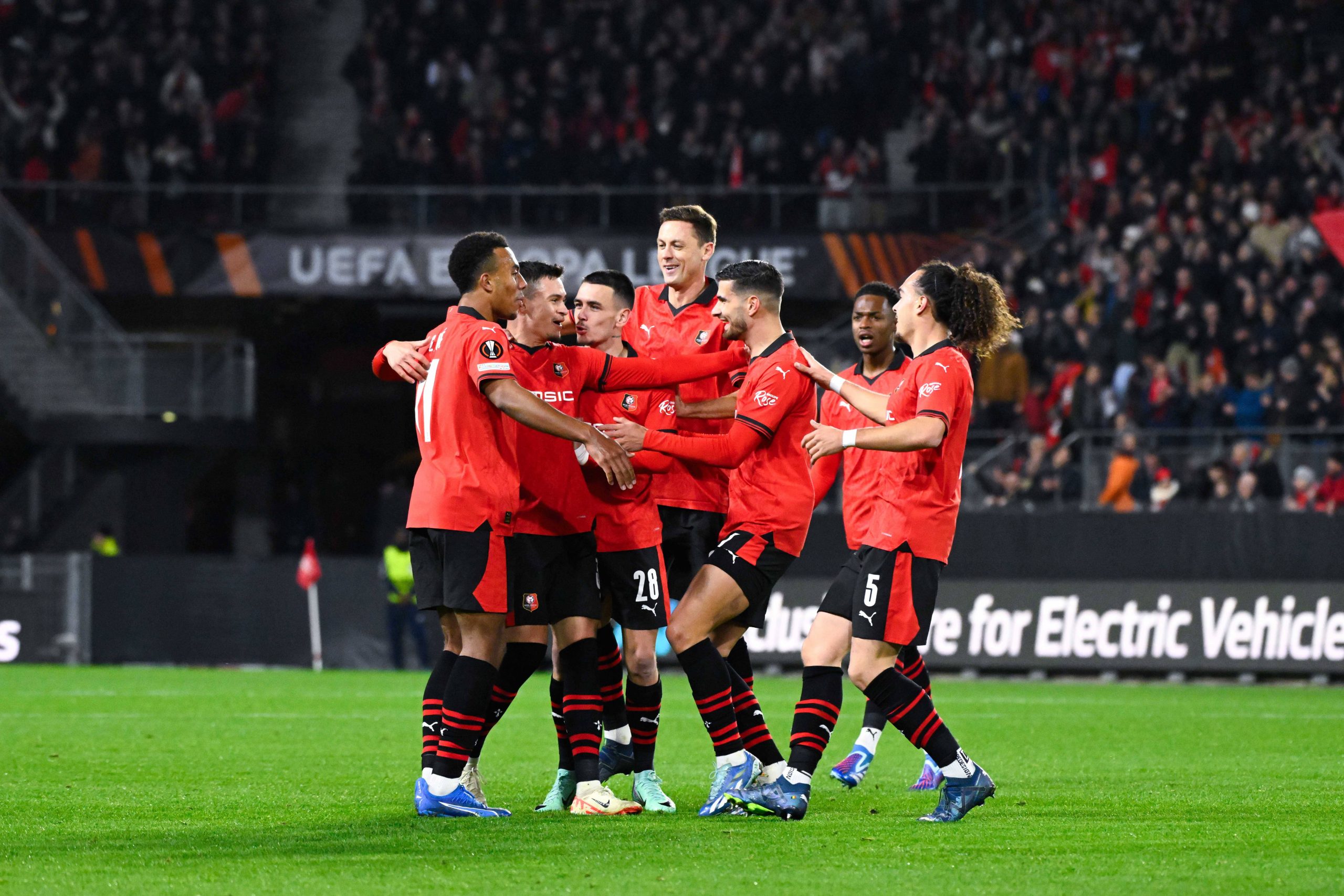 Joie des joueurs de l equipe Rennes apres le but de Fabian RIEDER  32 - Rennes  - FOOTBALL : Rennes vs Panathinaikos - Ligue Europa - 09/11/2023 FedericoPestellini/Panoramic PUBLICATIONxNOTxINxFRAxBEL
