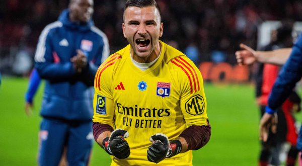 Anthony Lopes OL FOOTBALL : Stade Rennais x OL - Ligue 1 - JournÃ e 12 - 12/11/2023 BaptisteAutissier/Panoramic PUBLICATIONxNOTxINxFRAxBEL