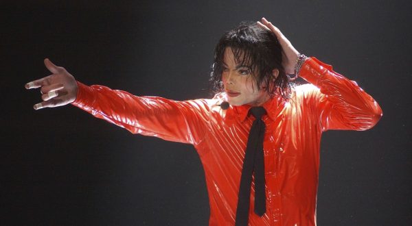 Michael Jackson performs at the taping of "American Bandstands 50th...A Celebration" television special honoring the music show April 20, 2002 Credit: Ron Wolfson / Rock Negatives / MediaPunch /IPX