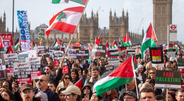 epa10944968 People gather for a National March for Palestine organized by the Palestine Solidarity Campaign in London, Britain, 28 October 2023. Thousands of Israelis and Palestinians have died since the militant group Hamas launched an unprecedented attack on Israel from the Gaza Strip on 07 October, and the Israeli strikes on the Palestinian enclave which followed it.  EPA/TAYFUN SALCI