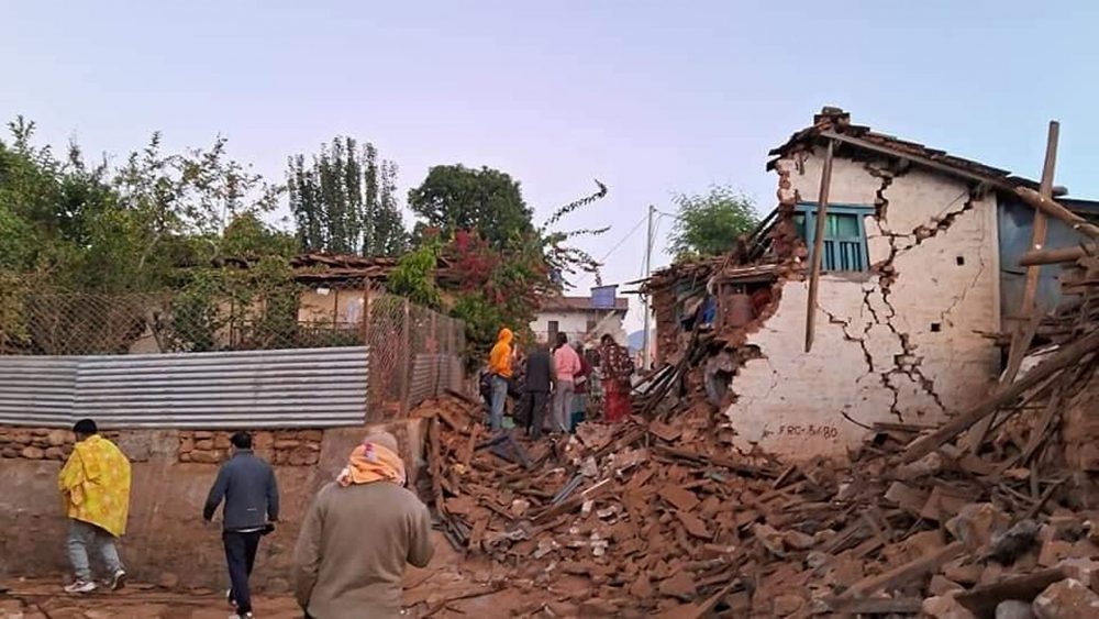 epa10957020 A handout photo made available by the Nepal prime minister's office shows damaged houses near Jajarkot, Nepal, 04 November 2023. Over 250 casualties have been confirmed in the earthquake. Jajarkot district police deputy superintendent Santosh Roka said Jajarkot and West Rukum suffered the most, with 98 deaths in Jajarkot alone.  EPA/NEPAL PRIME MINISTER'S OFFICE  HANDOUT EDITORIAL USE ONLY/NO SALES HANDOUT EDITORIAL USE ONLY/NO SALES