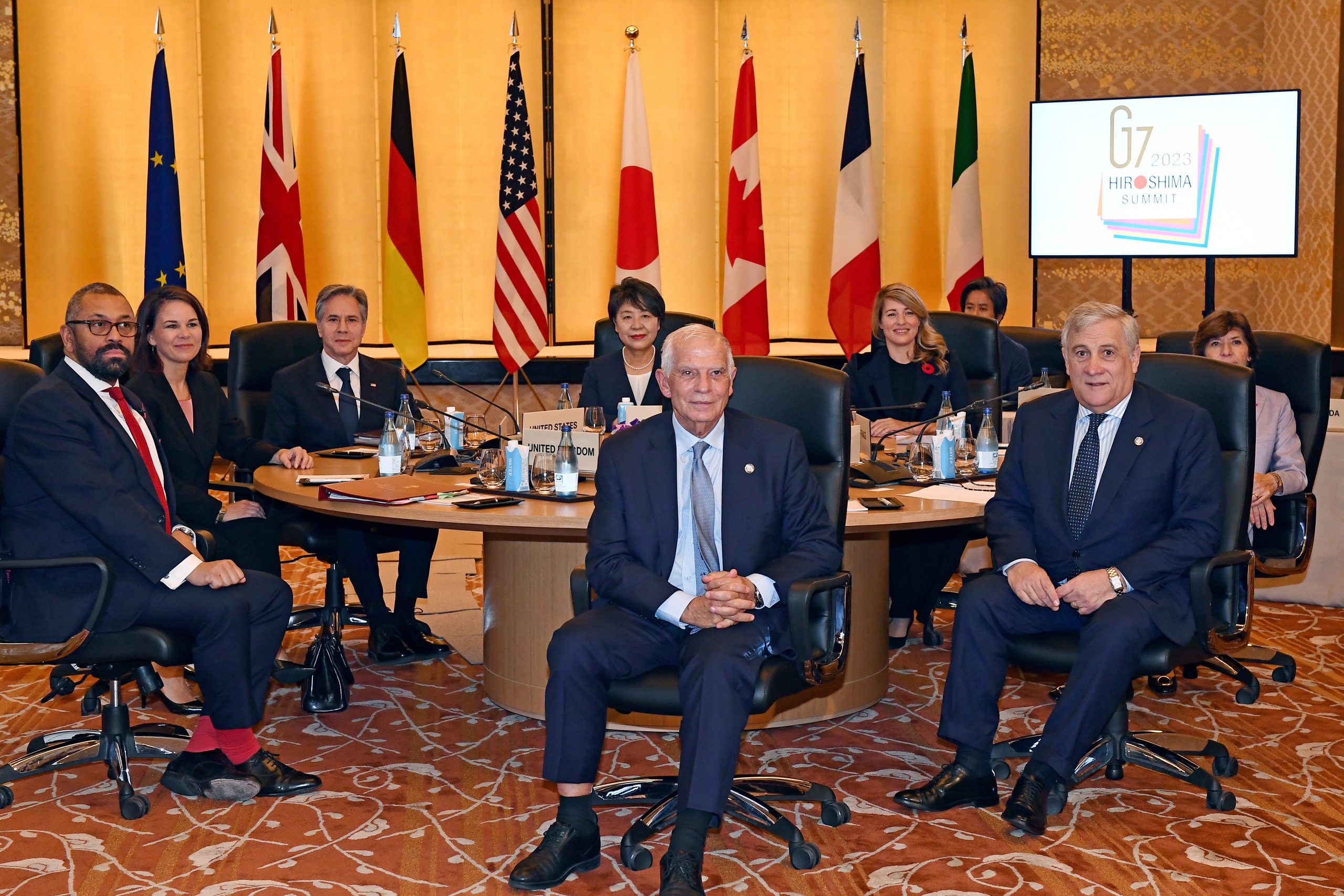 epa10963694 G7 foreign ministers (L-R) British Foreign Minister James Cleverly, German Foreign Minister Annalena Baerbock, US Secretary of State Antony Blinken, Japanese Foreign Minister Yoko Kamikawa, EU Foreign Minister Josep Borrell (Front), Canadian Foreign Minister Melanie Joly, Italian Foreign Minister Antonio Tajani (Front) and French Foreign Minister Catherine Colonna, pose for a photo at the beginning of session 1 of the G7 Foreign Ministers meeting at the foreign ministry's Iikura guesthouse in Tokyo, Japan, 08 November  2023.  EPA/TOSHIFUMI KITAMURA / POOL
