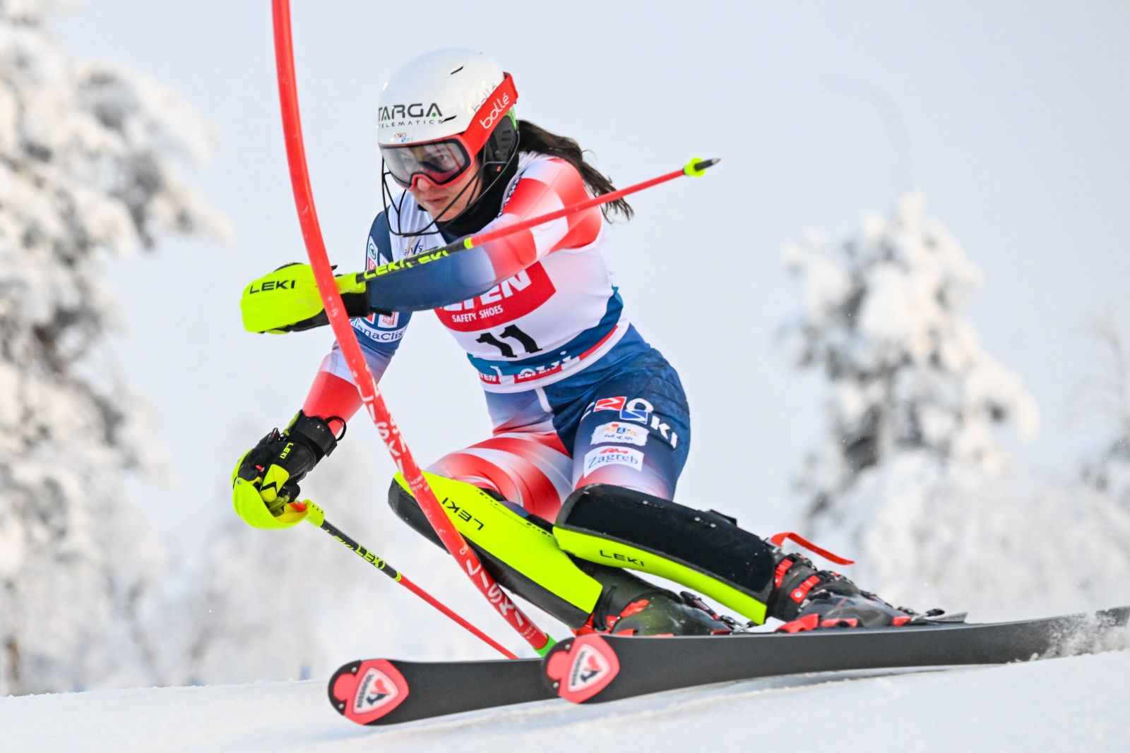 epa10969469 Zrinka Ljutic of Croatia in action during the first round of the Women’s Slalom race at the FIS Ski World Cup in Levi, Finland, 11 November 2023  EPA/KIMMO BRANDT
