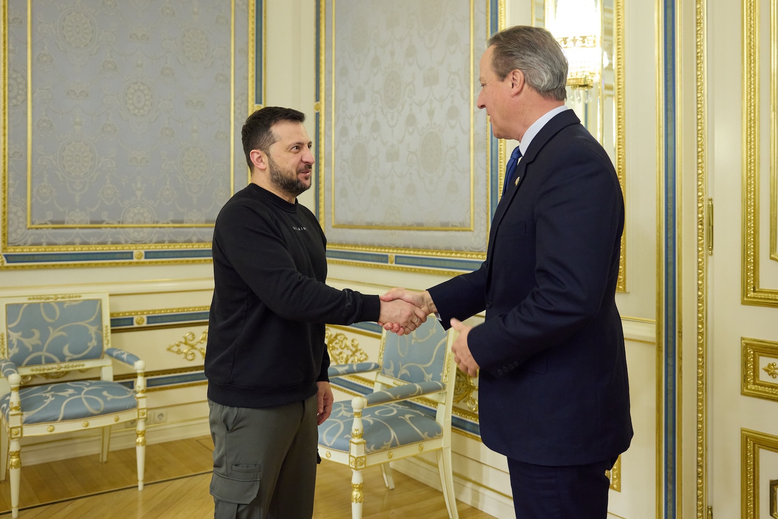 epa10977994 A handout photo made available by the Ukrainian Presidential Press Service shows Ukraine's President Volodymyr Zelensky (L) welcoming Britain's Foreign Secretary David Cameron prior to a meeting in Kyiv (Kiev), Ukraine, 16 November 2023. Britain's Foreign Secretary Cameron traveled to Kyiv for his first overseas visit to 'underline the UK's steadfast support for Ukraine' amid the Russian invasion, the British government said in a statement.  EPA/UKRAINIAN PRESIDENTIAL PRESS SERVICE HANDOUT -- MANDATORY CREDIT: UKRAINIAN PRESIDENTIAL PRESS SERVICE --  HANDOUT EDITORIAL USE ONLY/NO SALES HANDOUT EDITORIAL USE ONLY/NO SALES