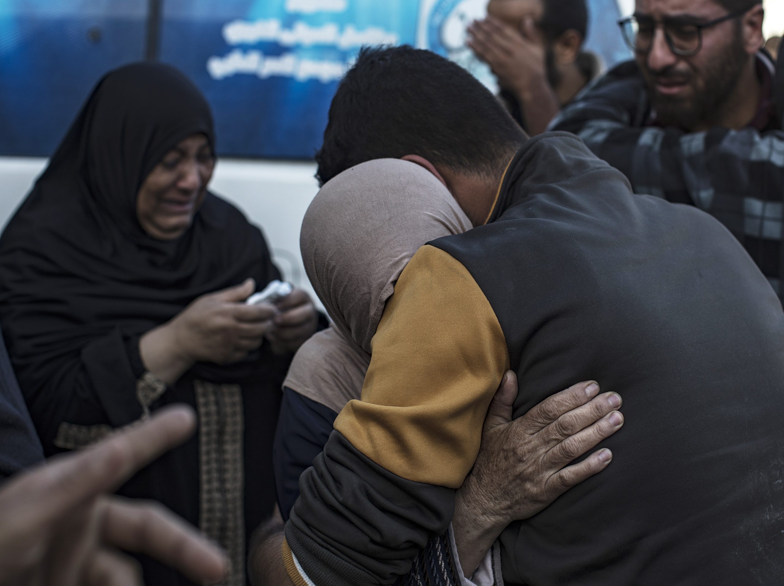 epa10982098 Relatives of Palestinians killed in an overnight airstrike on a house in Southern Gaza, amid the ongoing Israeli-Hamas conflict, mourn the passing of their loved ones, at the Nasser Hospital in Khan Younis, southern Gaza Strip, 18 November 2023. More than 11,400 Palestinians and at least 1,200 Israelis have been killed, according to the Israel Defense Forces (IDF) and the Palestinian health authority, since Hamas militants launched an attack against Israel from the Gaza Strip on 07 October, and the Israeli operations in Gaza and the West Bank which followed it.  EPA/HAITHAM IMAD