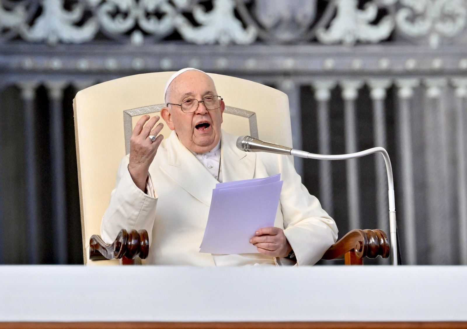 epa10988972 Pope Francis speaks during his general audience in Saint Peter's Square, Vatican City, 22 November 2023.  EPA/ALESSANDRO DI MEO