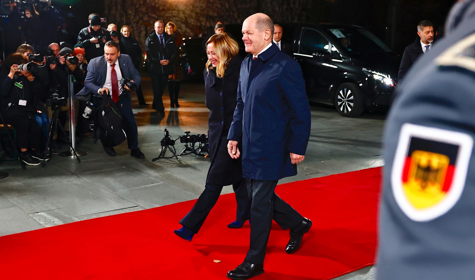 epa10989723 German Chancellor Olaf Scholz welcomes Italian Prime Minister Giorgia Meloni for German-Italian government consultations at the Chancellery in Berlin, Germany, 22 November 2023. At the meeting, the two heads of government and ministers from both countries will discuss issues relating to climate, energy, industry and the security policy of both countries.  EPA/HANNIBAL HANSCHKE