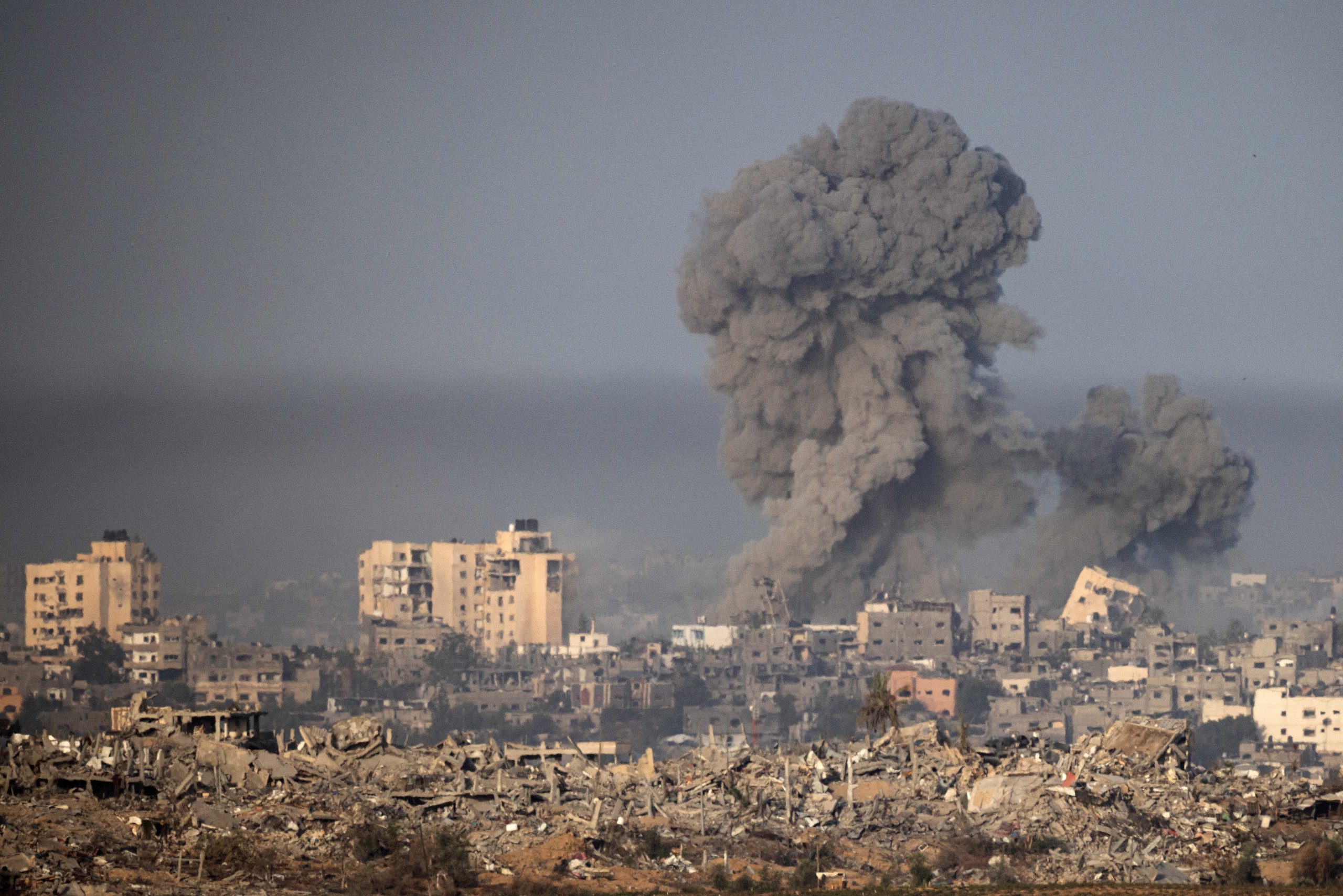 epaselect epa10990452 Smoke rises after an explosion following an Israeli strike on the northern part of the Gaza Strip, as seen from Sderot, southern Israel, 23 November 2023. More than 12,700 Palestinians and at least 1,200 Israelis have been killed, according to the Israel Defense Forces (IDF) and the Palestinian health authority, since Hamas militants launched an attack against Israel from the Gaza Strip on 07 October, and the Israeli operations in Gaza and the West Bank which followed it. As part of Israel's 'ground opration' in the Gaza Strip, aerial strikes were carried out on over 300 Hamas targets over the last day, the IDF announced on 23 November.  EPA/CHRISTOPHE PETIT TESSON