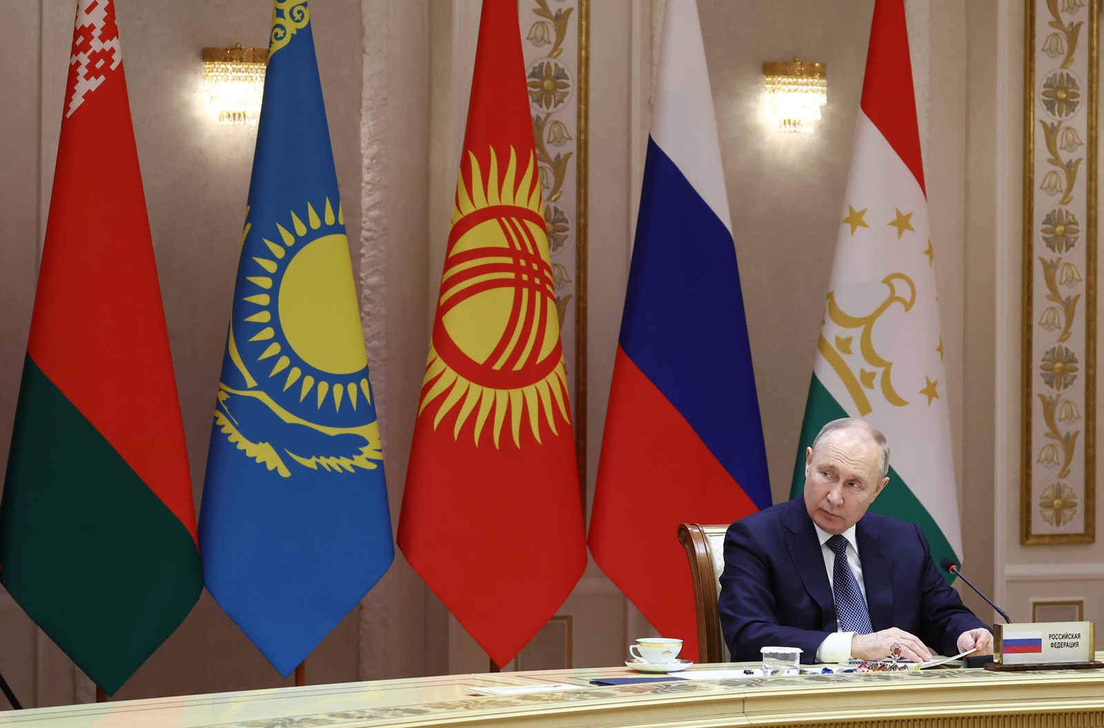 epa10990902 Russian President Vladimir Putin attends the CSTO Collective Security Council meeting in Minsk, Belarus, 23 November 2023. Leaders of the Collective Security Treaty Organization (CSTO) member states are meeting in Minsk to discuss international and regional security issues, among other topics.  EPA/VALERY SHARIFULIN / KREMLIN / POOL