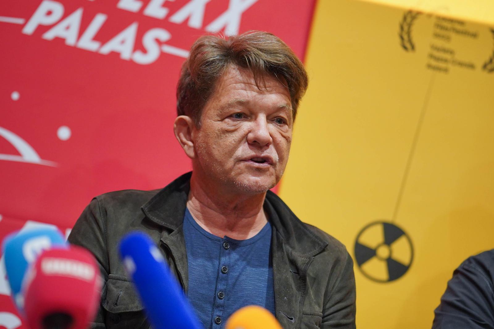 31.10.2023., Cineplexx Palas, Banjaluka (BiH) – U Cineplexxu Palas odrzala se banjalucka premijera filma Cuvari formule. Na pres konferenciji prije projekcije govorili su reditelj, producent i glumac Dragan Bjelogrlic i glumci Alisa Radakovic, Maja Campar, Jovan Jovanovic, Ognjen Micovic i Alexis Manenti. 

  Photo: Dejan Rakita/PIXSELL