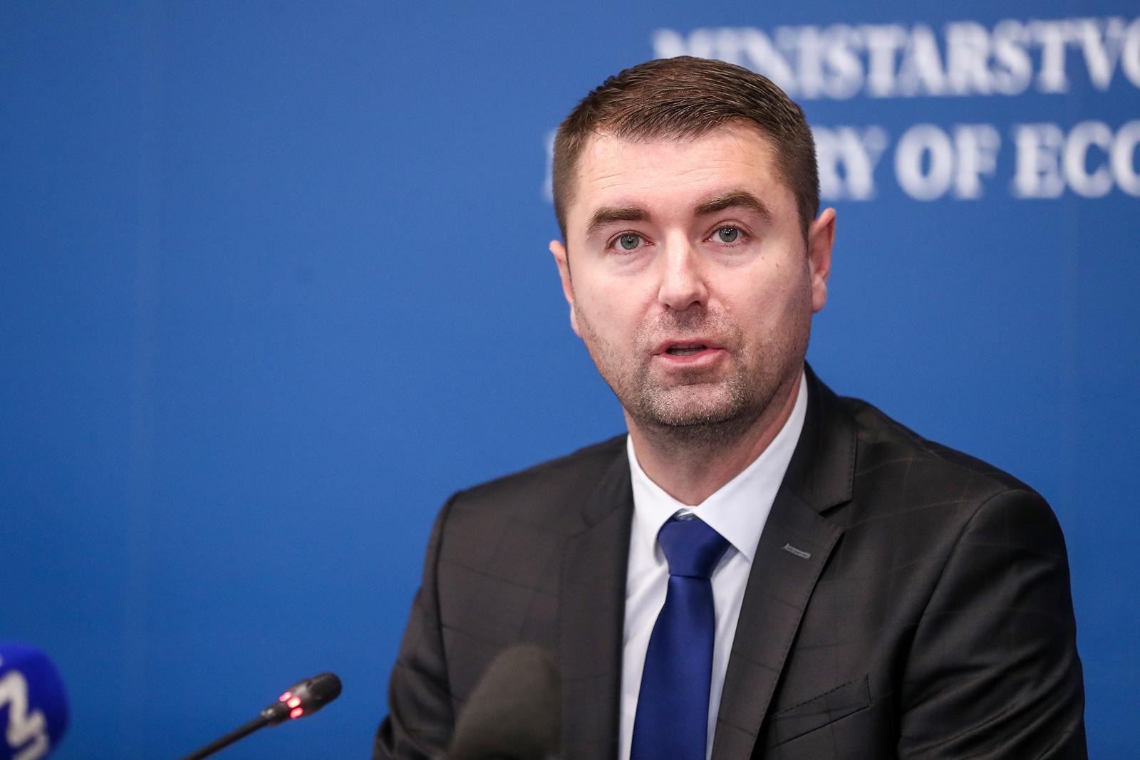 02.11.2023., Zagreb -  Svecano potpisivanje Ugovora o dodjeli bespovratnih sredstava projektu "Priprema i istrazivanje geotermalnog potencijala". Davor FIlipovic, Marijan Krpan, Luka Balen. Photo: Matija Habljak/PIXSELL