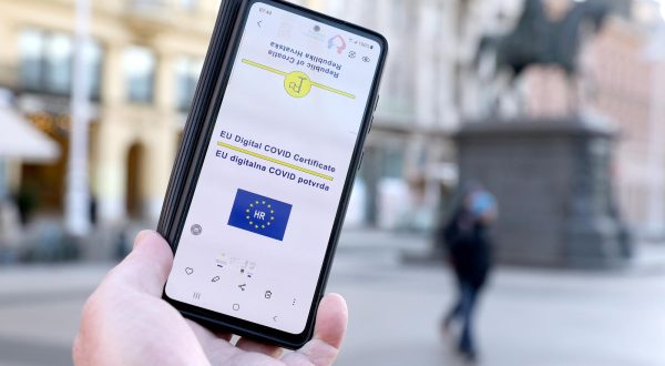 03.02.2022., Zagreb - Saborski Odbor za Ustav, Poslovnik i politicki sustav danas odlucuje o prvom koraku za raspisivanje referenduma koji protiv nacina na koji se u Hrvatskoj vodi borba protiv koronavirusa. Da li ce covid potvrde otici u povijest prema procjenama necemo znati jos mjesecima, ako ih prije toga stozer ne ukine zbog smanjivanja opasnosti od sirenja epidemije. Photo: Patrik Macek/PIXSELL