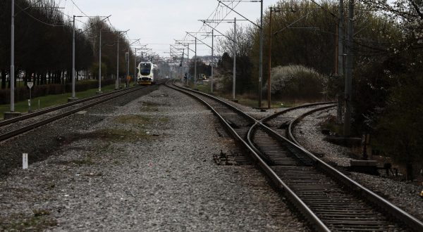 03.04.2022., Zagreb - Jedna maloljetna osoba smrtno je stradala u naletu vlaka na juznom kolosijeku magistralne pruge 102 Zagreb - Dugo Selo u blizini cvorista s prugom Zagreb-Resnik.  Photo: Zeljko Hladika/PIXSELL