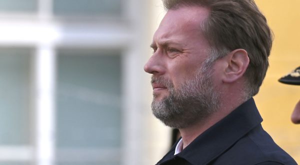 03.11.2023., Gospic - Ministar obrane Mario Banozic sudjelovao je na obiljezavanju 31. obljetnice ustrojavanja 9. gardijske brigade Vukovi. Obiljezavanje je zapocelo misom za sve poginule nakon cega je uprilicena svecanost dodjele 24 beretke novim pripadnicima Motorizirane bojne Vukovi. Photo: Dino Stanin/PIXSELL
