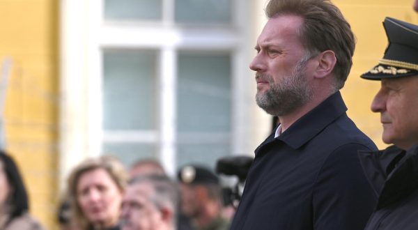 03.11.2023., Gospic - Ministar obrane Mario Banozic sudjelovao je na obiljezavanju 31. obljetnice ustrojavanja 9. gardijske brigade Vukovi. Obiljezavanje je zapocelo misom za sve poginule nakon cega je uprilicena svecanost dodjele 24 beretke novim pripadnicima Motorizirane bojne Vukovi. Photo: Dino Stanin/PIXSELL