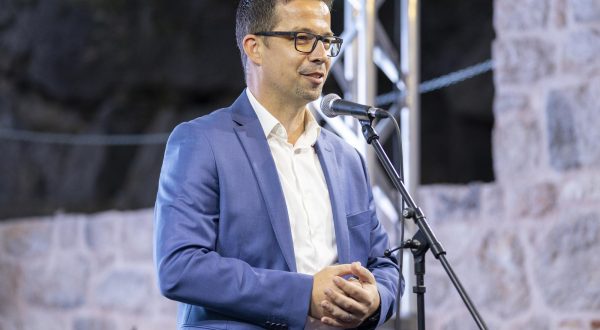 05.07.2022., Klis - Koncertom Danija Marsana i klape Munita svecano je otvorena ljetna pozornica na tvrdjavi Klis.
Jakov Vetma Photo: Milan Sabic/PIXSELL
