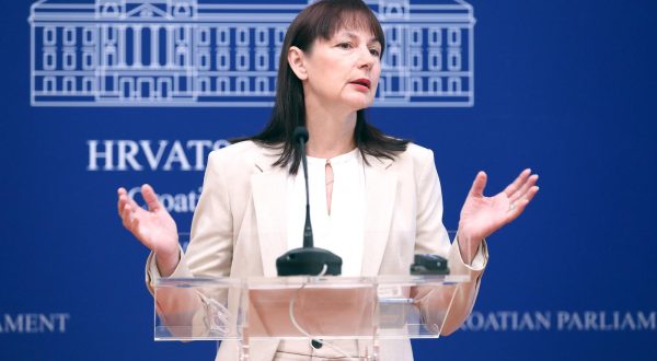 05.10.2023., Zagreb - Na konferenciji za medije Kluba zastupnika Hrvatskih suverenista odrzanoj u Saboru o temi "Pozar u tvornici za preradu plastike u Osijeku" govorila je zastupnica Vesna Vucemilovic. Photo: Patrik Macek/PIXSELL