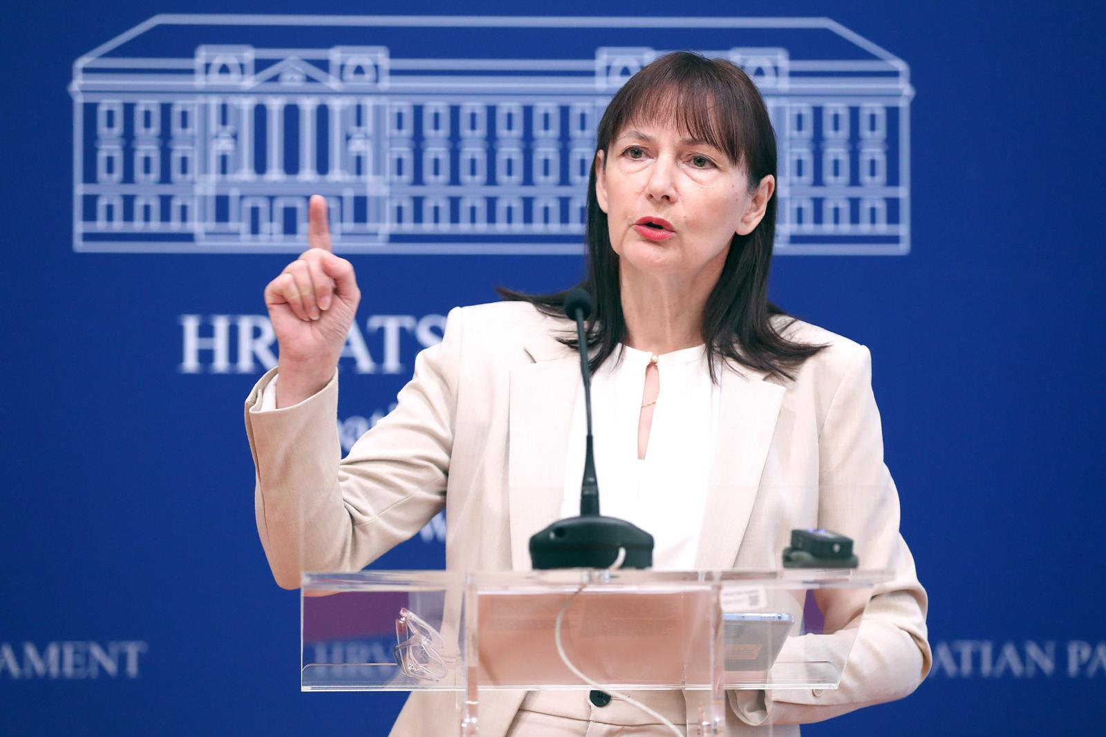 05.10.2023., Zagreb - Na konferenciji za medije Kluba zastupnika Hrvatskih suverenista odrzanoj u Saboru o temi "Pozar u tvornici za preradu plastike u Osijeku" govorila je zastupnica Vesna Vucemilovic. Photo: patrik macek/PIXSELL
