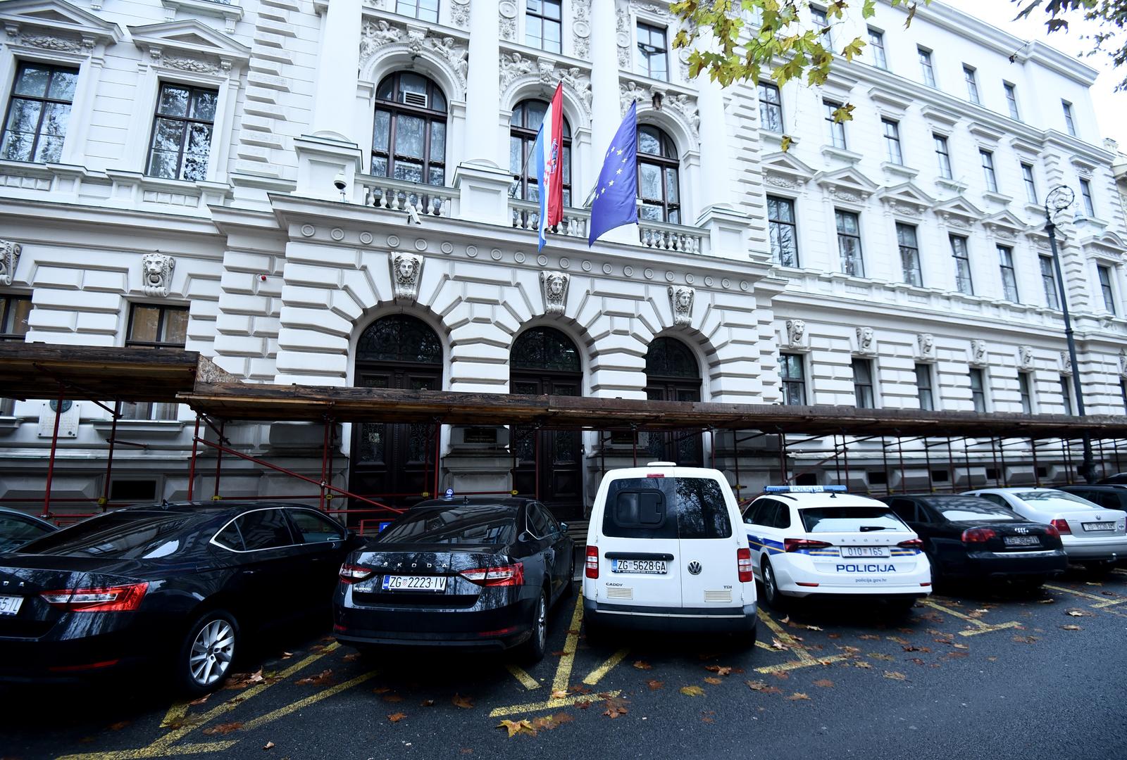 12.05.2022., Zagreb - U jutarnjim satima Visoki kazneni sud Republike Hrvatske dobio je dojavu o bombi zbog cega se provela evakuacija zaposlenika.  Photo: Neva Zganec/PIXSELL