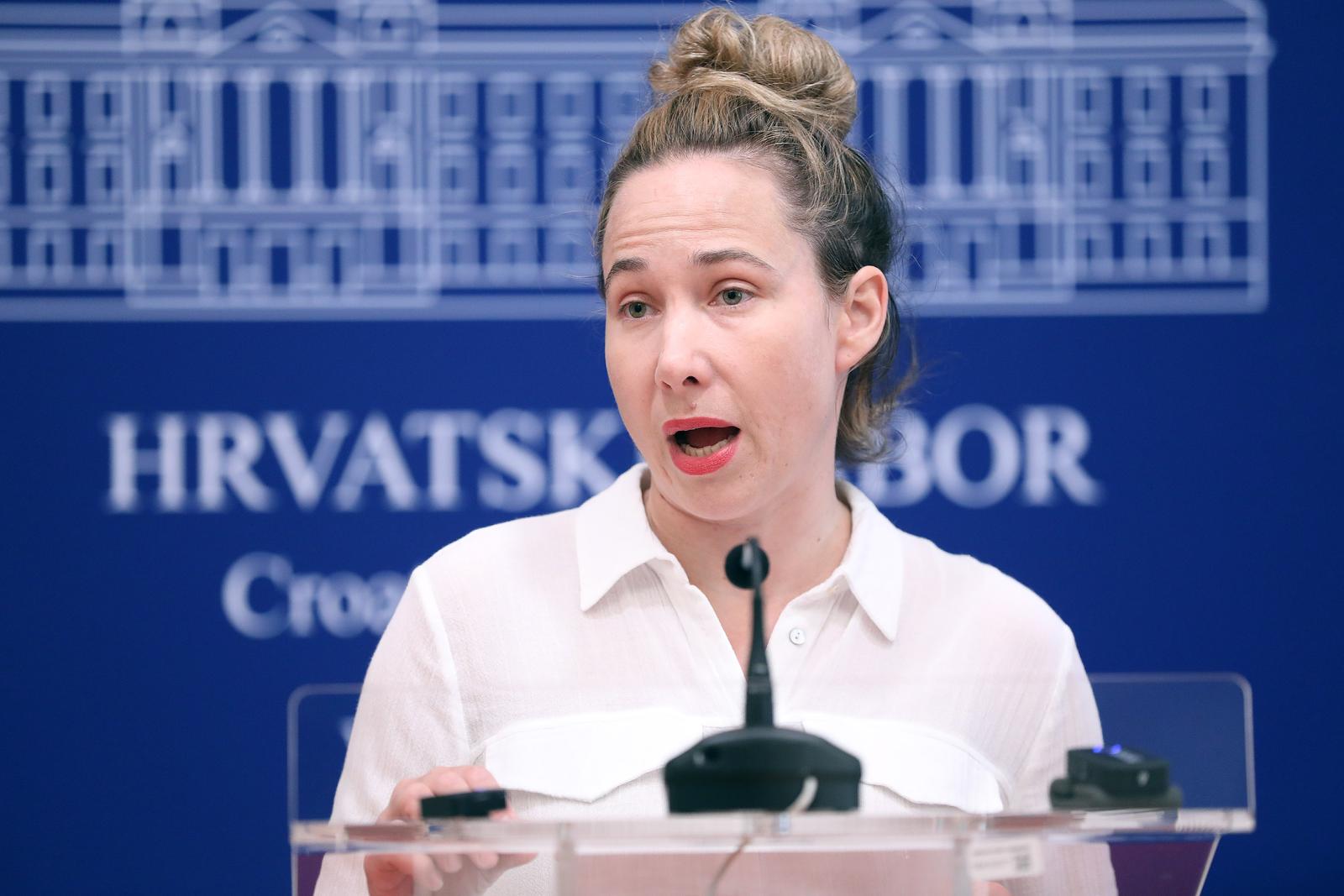 06.10.2023., Zagreb - Na konferenciji za medije odrzanoj u Saboru zakonu o izbornim jedinicama govorila je zastupnica Marija Selak Raspudic. Photo: Patrik Macek/PIXSELL