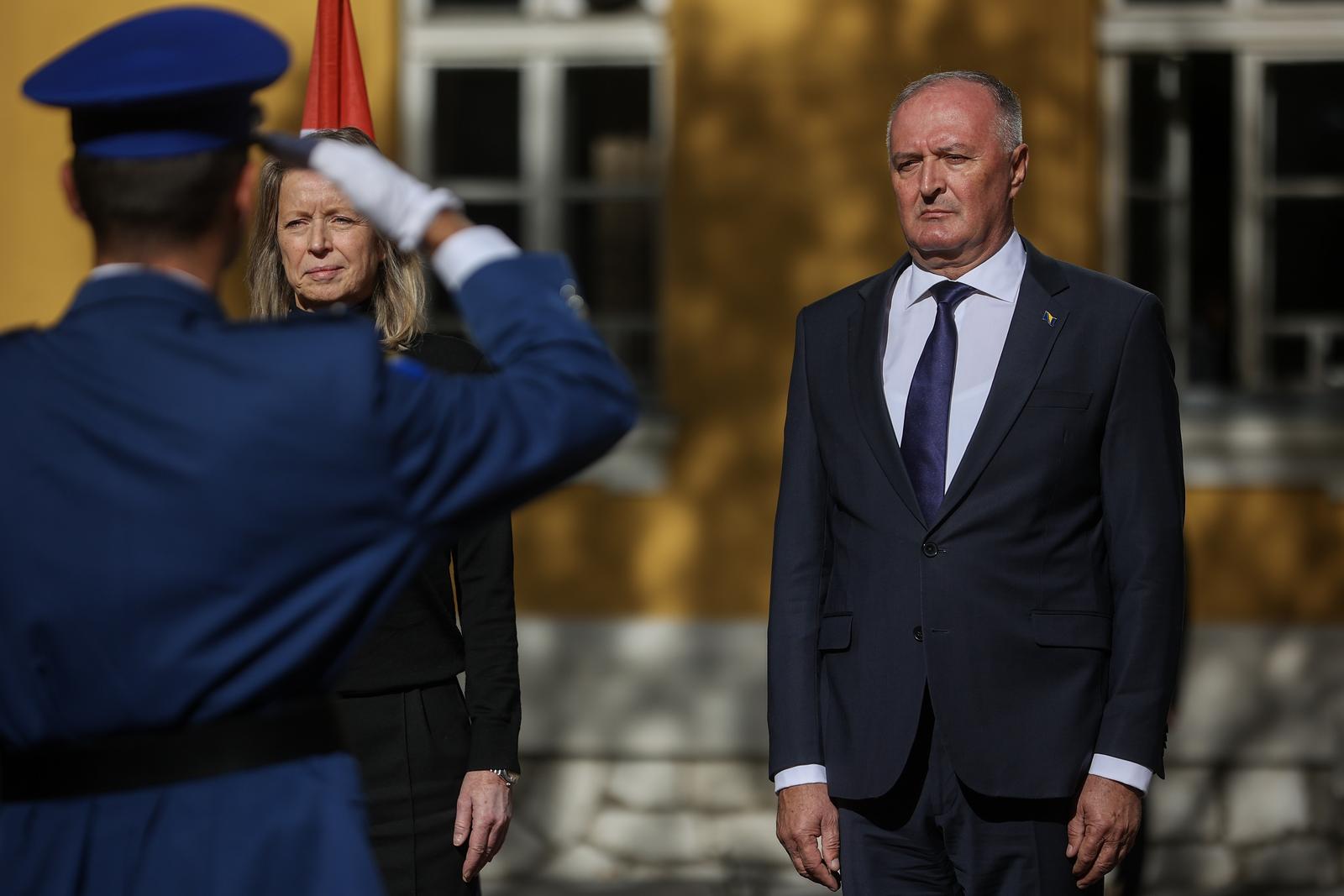 06.11.2023., Sarajevo, Bosna i Hercegovina - Ministar odbrane Bosne i Hercegovine Zukan Helez primio je u sluzbenu posjetu ministricu obrane Kraljevine Nizozemske Kajsu Ollongren. Photo: Armin Durgut/PIXSELL