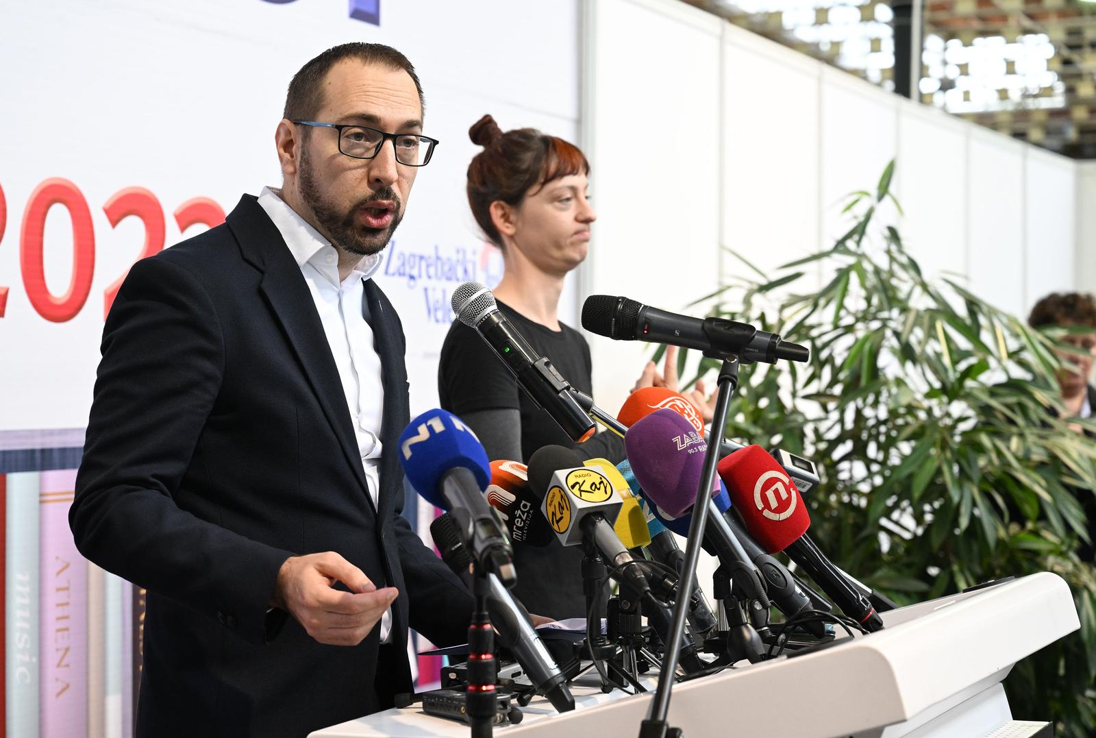 07.11.2023., Zagreb - Na Zagrebackom velesajmu otvoren je 45. medjunarodni sajam knjiga Interliber. gradonacelnik Zagreba Tomislav Tomasevic Photo: Davorin Visnjic/PIXSELL