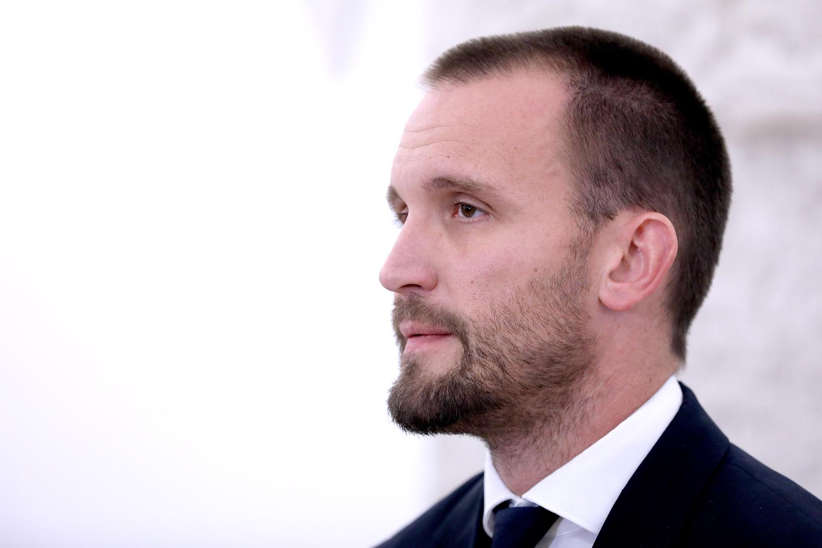 08.11.2023., Zagreb - Na konferenciji za medije odrzanoj u Saboru o uhicenjima u aferi na Geodetskom fakultetu govoro je ministar Sime Erlic.  Photo: Patrik Macek/PIXSELL