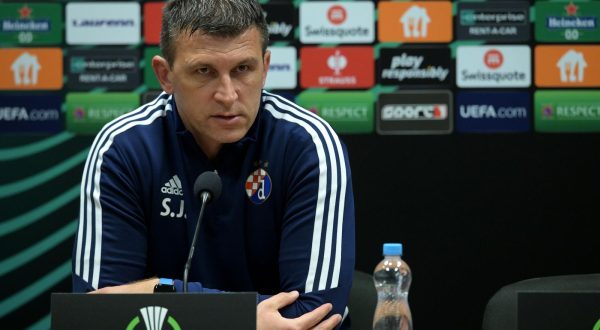 08.11.2023., Plzen, Ceska - Doosan Arena Plzen, uoci utakmice 4.kola skupine C Uefa Konferencijske lige FC Viktoria Plzen - GNK Dinamo, odrzana je konferencija za medije. Martin Baturina, Sergej Jakirovic Photo: Marko Lukunic/PIXSELL