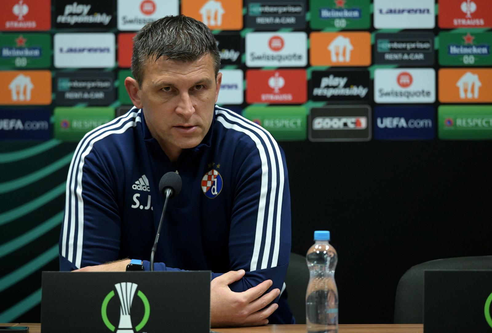 08.11.2023., Plzen, Ceska - Doosan Arena Plzen, uoci utakmice 4.kola skupine C Uefa Konferencijske lige FC Viktoria Plzen - GNK Dinamo, odrzana je konferencija za medije. Martin Baturina, Sergej Jakirovic Photo: Marko Lukunic/PIXSELL