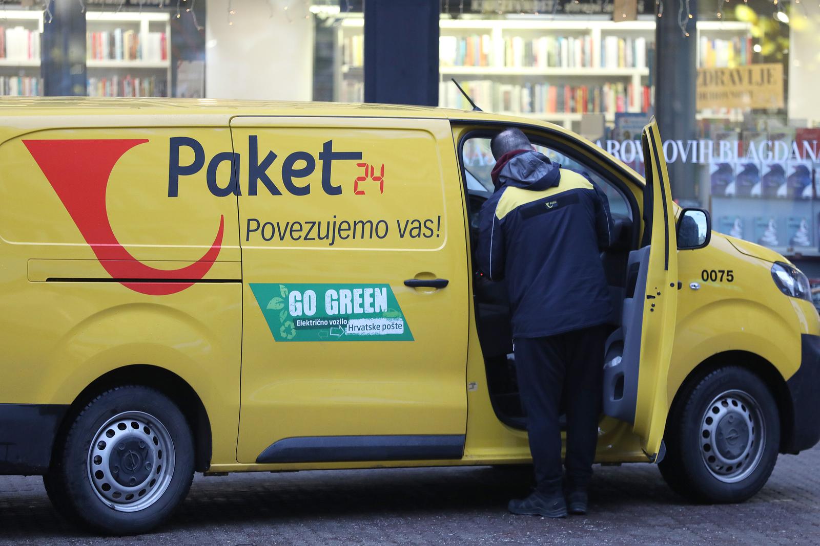 09.01.2023., Zagreb - Za dostavu paketa Hrvatska posta sve vise koristi elektricna vozila. Photo: Patrik Macek/PIXSELL