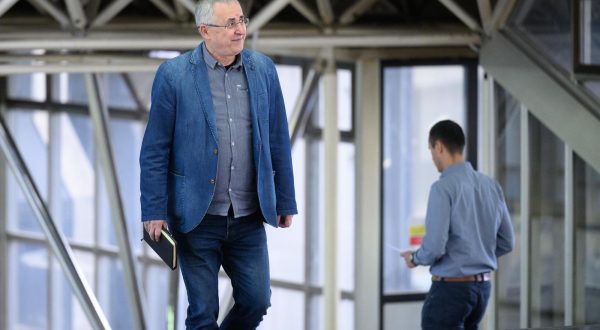 09.10.2023., Zagreb - U Ministarstvu rada, mirovinskoga sustava, obitelji i socijalne politike odrzan je drugi sastanak pregovarackog odbora Vlade Republike Hrvatske i sindikata javnih sluzbi za pregovore o sklapanju izmjena i dopuna Temeljnog kolektivnog ugovora za sluzbenike i namjestenike u javnim sluzbama. Dolazak predstavnika sindikata. Zeljko Stipic.
 Photo: Davor Puklavec/PIXSELL