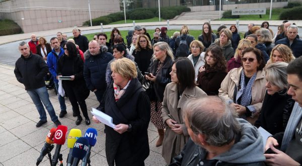 09.11.2023., Zagreb - Povodom izjava premijera Andreja Plenkovica roditelji navijaca Dinama koji se nalaze u Grckoj u zatvoru dali su izjavu za medije. Photo: Zeljko Hladika/PIXSELL