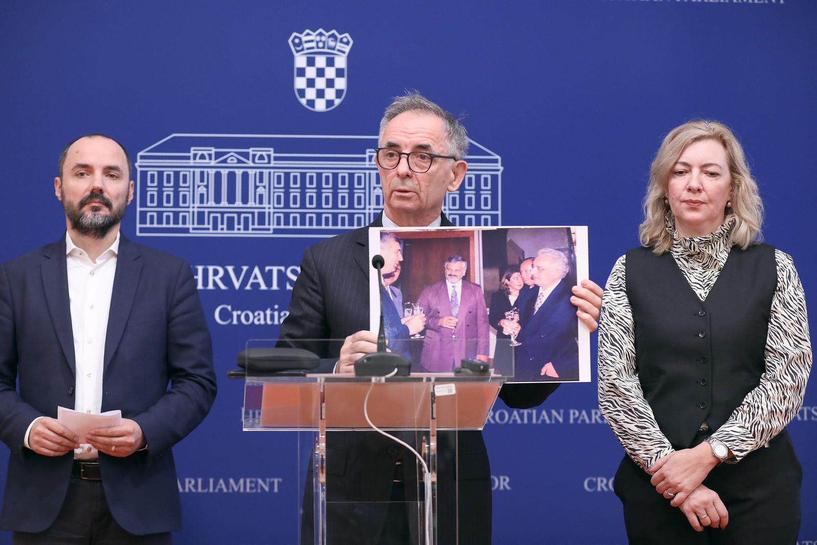 09.11.2023., Zagreb - Na konferenciji za medije SDSS-a odrzanoj u Saboru o temi „Narod kaze - Ako laze koza, ne laze rog“ govorili su Milorad Pupovac, Dragana Jeckov i Boris Milosevic. Photo: Patrik Macek/PIXSELL