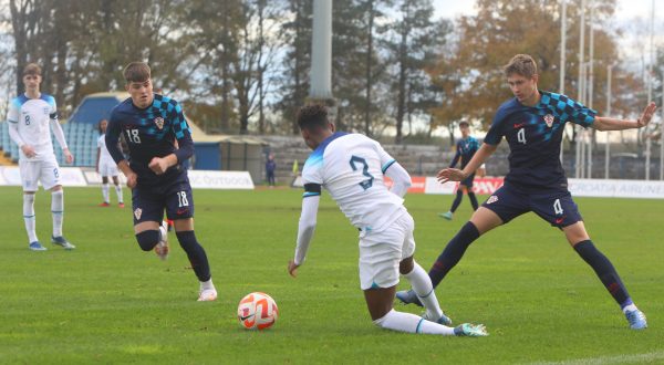 09.11.2023., Karlovac - Stadion Branko Cavlovic Cavlek - Nogometna utakmica, muskarci U17 Hrvatska - Engleska, kvalifikacije za Euro2024. Photo: Kristina Stedul Fabac/PIXSELL