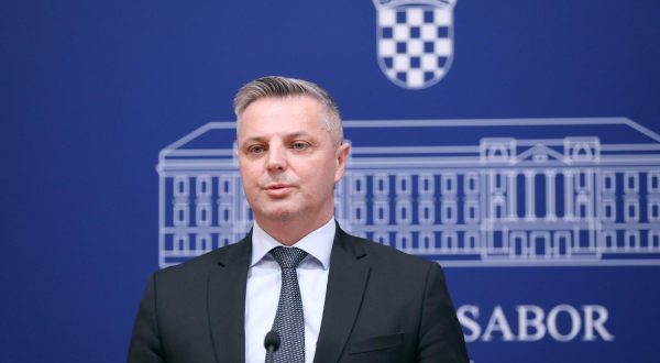 10.03.2023., Zagreb - Na konferenciji za medije Hrvatske seljacke stranke odrzanoj u Saboru o novom clanu stranke Stjepanu Kovacu govorili su zastupnici Kreso Beljak i Zeljko Lenart. Photo: Patrik Macek/PIXSELL