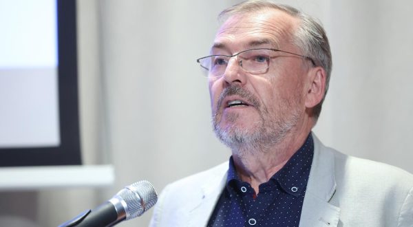 10.10.2023., Zagreb - Hotel International. Prvi strucni skup o drustveno odgovornom priredjivanju igara na srecu odrzan je u organizaciji Hrvatskog zavoda za javno zdravstvo (HZJZ) te uz potporu Ministarstva financija i Hrvatske lutrije. Na skupu je bio predstavljeni aktualni programi prevencije i tretmana ovisnosti o kockanju te modeli drustveno odgovorne politike priredjivanja i igranja igara na srecu. Na otvorenju su govorili nacelnica Sektora za javno zdravstvo i javnozdravstvenu zastitu Ministarstva zdravstva Dunja Skoko-Poljak, ravnatelj HZJZ-a Krunoslav Capak i voditeljica Sluzbe za igre na srecu Porezne uprave Ministarstva financija Sandra Papez. Photo: Sanjin Strukic/PIXSELL