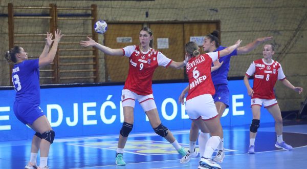 11.10.2023., Skolska sportska dvorana "Mladost", Karlovac - Kvalifikacije za EHF Europsko rukometno prvenstvo za zene, skupina 1, 01. kolo, Hrvatska- Grcka. Panagiota Argiropoulou, Camila Micijevic, Aikaterini Mania, Sara Senvald Photo: Kristina Stedul Fabac/PIXSELL