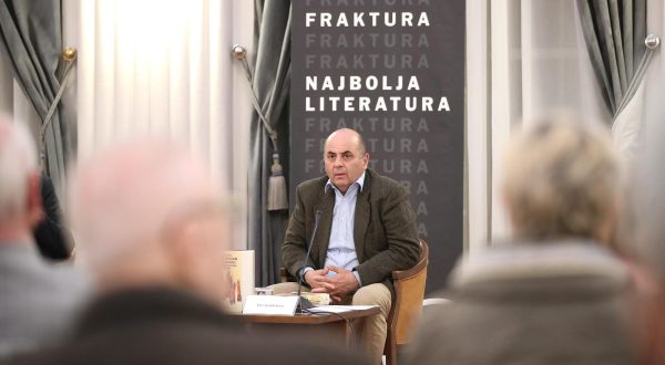 12.04.2022., Zagreb, HND - Predstavljanje knjige Ive Goldsteina "Antisemitizam u Hrvatskoj od srednjeg vijeka do danas" objavljene u nakladi Frakture . O knjizi su s autorom razgovarali urednik  Vuk Perisic te moderator Seid Serdarevic. Photo: Sanjin Strukic/PIXSELL