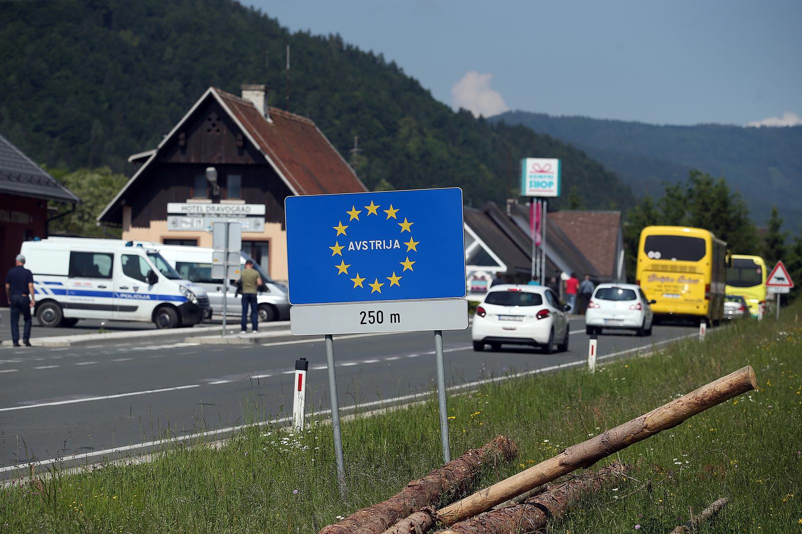 12.05.2018., Bleiburg, Austrija - Austrijska policija je zbog komemoracije na Bleiburgu uvela dodatnu kontrolu na Slovensko-Austrijskoj granici zbog cega se stvorila velika guzva. rPhoto: Goran Stanzl/PIXSELL