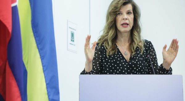 12.09.2022., Zagreb - Konferencija za medije eurozastupnice Biljane Borzan na kojoj sui predstavljeni rezultati istrazivanja o stavovima i percepciji gradjana po pitanjima vezanim uz kupovinu i konzumaciju prehrambenih proizvoda. Photo: Robert Anic/PIXSELL