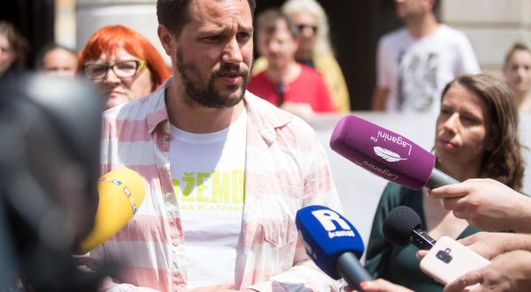 13.6.2020., Rijeka -  Konferencija za medije povodom predstavljanja kandidatkinja i kandidata lijevo-zelene koalicije stranaka Mozemo, Nova ljevica, Radnicka fronta i ORaH za VIII. jedinicu. Kao predstavnici koalicije govorili su Katarina Peovic, nositeljica liste za VIII. jedinicu, Nebojsa Zelic, kandidat u istoj jedinici. Photo: Nel Pavletic/PIXSELL