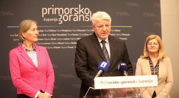 13.11.2023., Rijeka - Konferencija za medije zupana Zlatka Komadine i procelnica Dragice Marac i Vesne Cavar.
 Photo: Goran Kovacic/PIXSELL