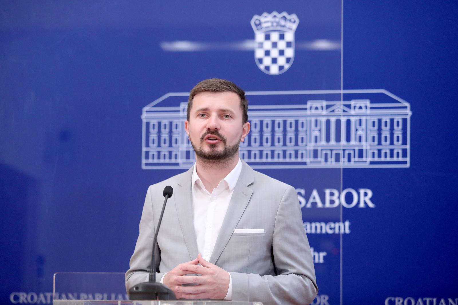 14.04.2021., Zagreb - Na konferenciji za medije zastupnik Davor Nadji govorio je o temi "Nacionalni plan oporavka i otpornosti".rPhoto: Patrik Macek/PIXSELL