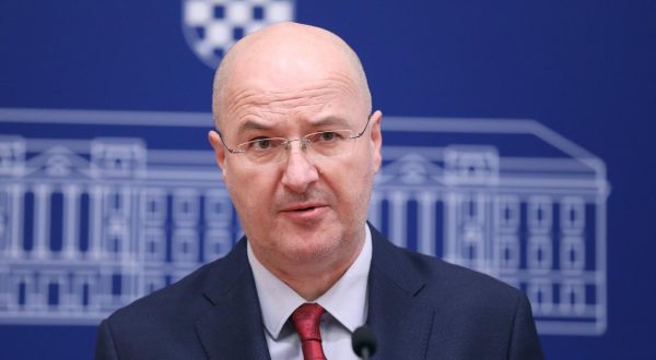 15.11.2023., Zagreb - Na konferenciji za medije odrzanoj u Saboru o temi "SDSS-ovo bacanje vijenaca u Dunav planirano za 17. studenoga 2023. godine u Vukovaru" govorili su Stipo Mlinaric i Mario Radic.
 Photo: Patrik Macek/PIXSELL