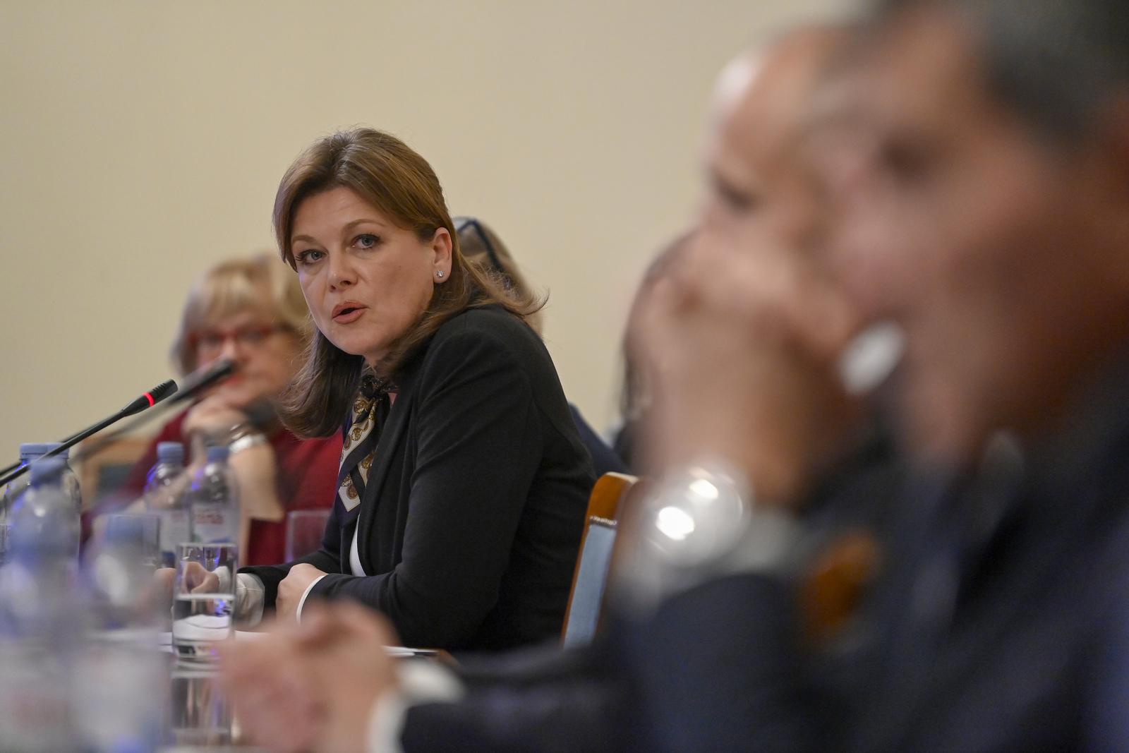 15.11.2023., Zagreb -  Odbor za obranu raspravlja o prijedlogu za iskazivanje povjerenja Ivanu Anusicu za obavljanje duznosti ministra obrane i potpredsjednika Vlade RH. Karolina Vidovic Kristo postavlja pitanja buducem ministru obrane. Photo: Igor Soban/PIXSELL