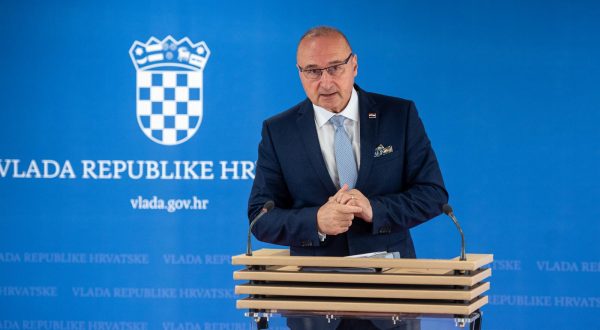 16.11.2023., Zagreb - Ministar Gordan Grlic Radman dao je izjavu za medije nakon sjednice Vlade. Photo: Neva Zganec/PIXSELL