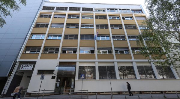 Zagreb: Zgrada Hrvatskog zavoda za mirovinsko osiguranje u Trpimirovoj 4 17.04.2019., Zagreb- Trpimirova 4, Hrvatski zavod za mirovinsko osiguranje. Podrucni ured Zagreb.rPhoto: Robert Anic/PIXSELL