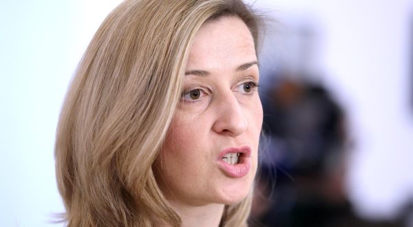 17.11.2023., Zagreb - Na konferenciji za medije odrzanoj u Saboru o aktualnim temema govorila je Mirela Ahmetovic.
 Photo: Patrik Macek/PIXSELL