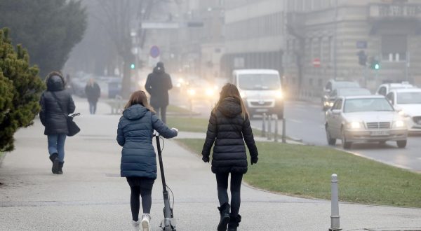 18.02.2021., Zagreb - Zagrepcane je nakon jucerasnje kise docekalo vlazno i maglovito jutro.rPhoto: Patrik Macek/PIXSELL