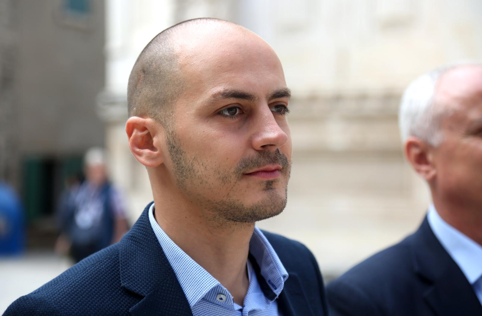 20.05.2019., Sibenik - Sibenski susret i razgovor s  kandidatima i kandidatkinjama stranke 365 -Stranka rada i solidarnosti za Europski parlament, kojem su nazocili general Jozo Milicevic, Ana Vlahov i dr. Marijo Moznik. rPhoto: Dusko Jaramaz/PIXSELL